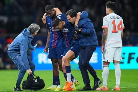 "السقوط جزء من الطريق".. أول تعليق من أشرف حكيمي بعد إصابته